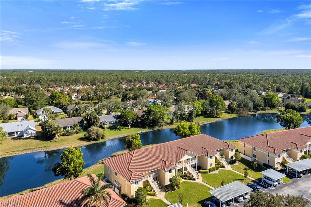 200 Furse Lakes Cir B2, Naples, FL 34104-23