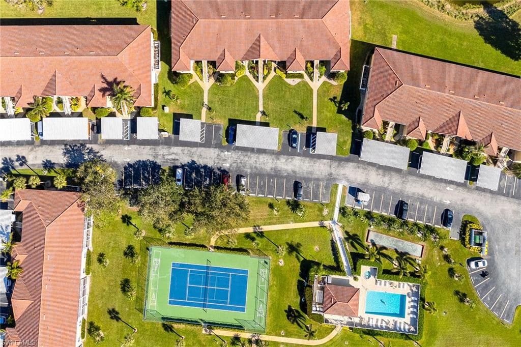 200 Furse Lakes Cir B2, Naples, FL 34104-27