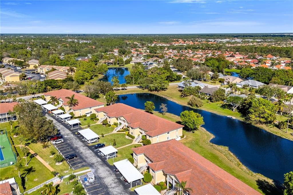 200 Furse Lakes Cir B2, Naples, FL 34104-32