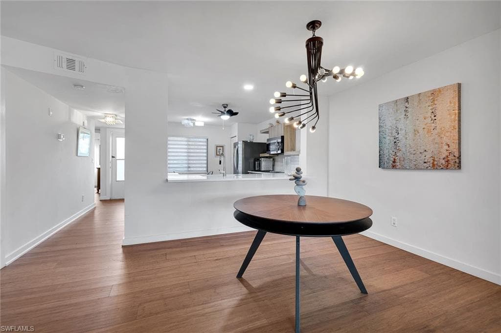 200 Furse Lakes Cir B2, Naples, FL 34104-5