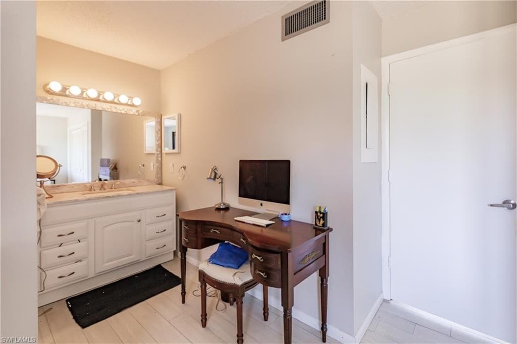 3 Bob O Link Ct 3b, Naples, FL 34105-15