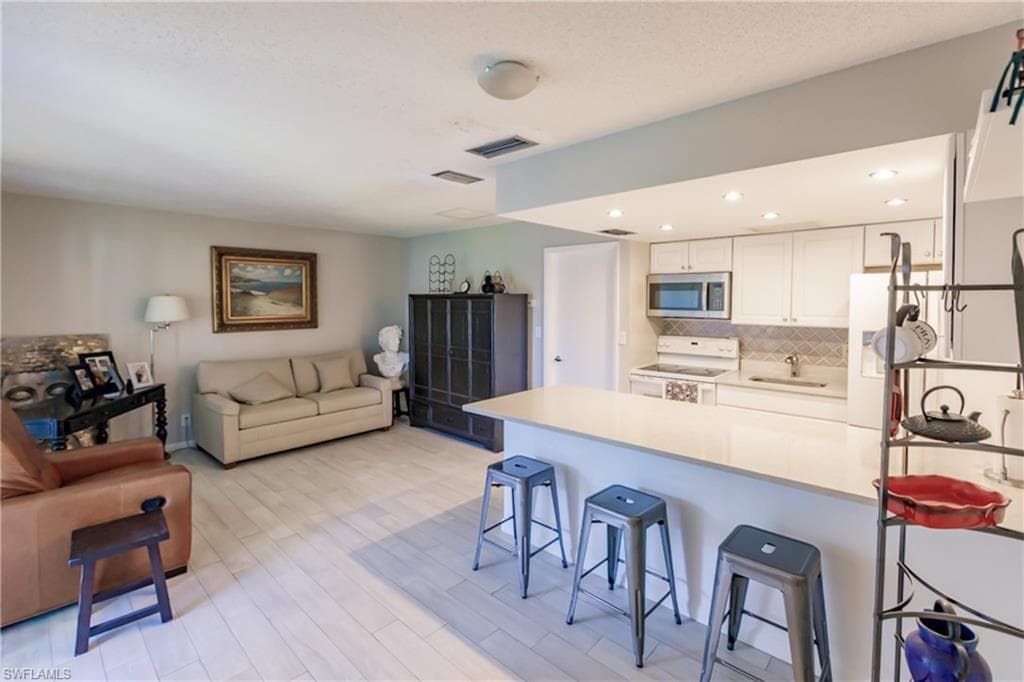 3 Bob O Link Ct 3b, Naples, FL 34105-4