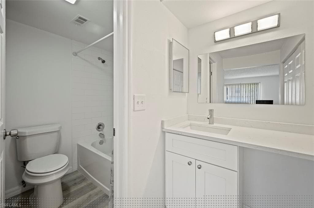 5761 Foxlake Dr A, North Fort Myers, FL 33917-19