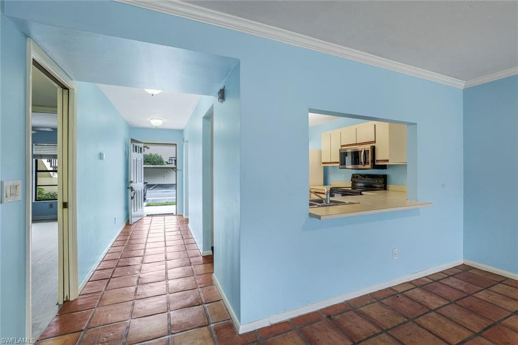 500 Misty Pines Cir 105, Naples, FL 34105-16
