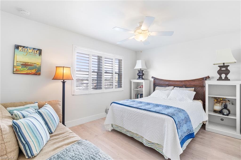 2011 Gulf Shore Blvd N 54, Naples, FL 34102-14