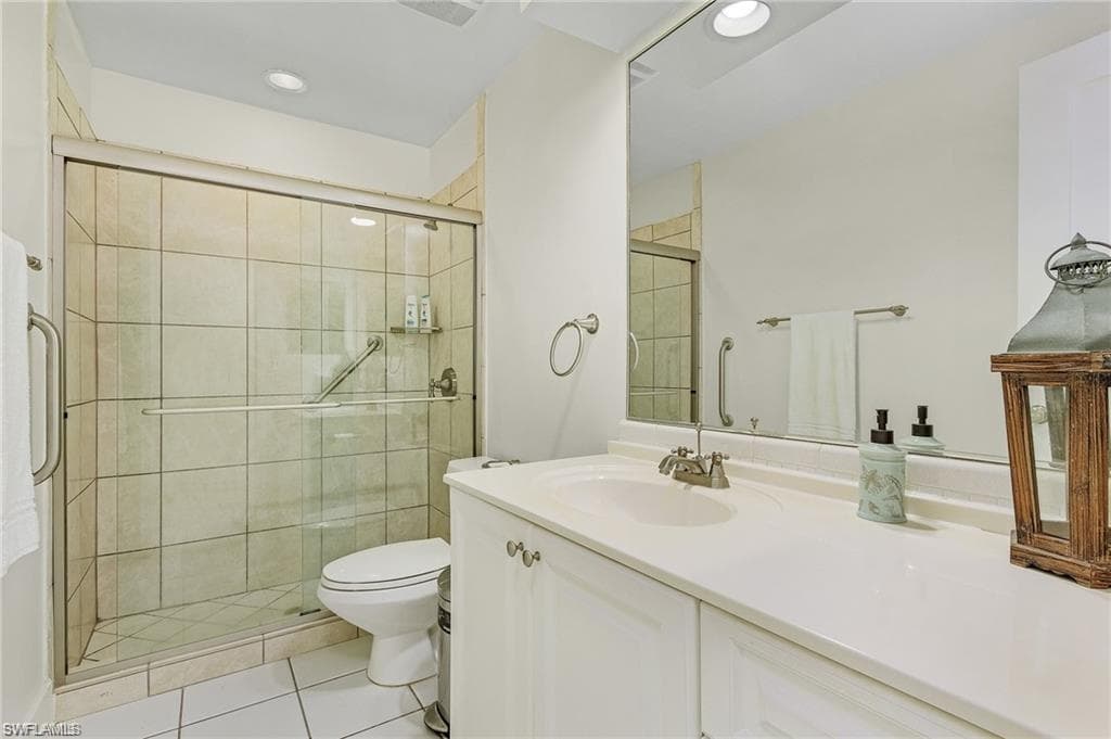 2011 Gulf Shore Blvd N 54, Naples, FL 34102-15