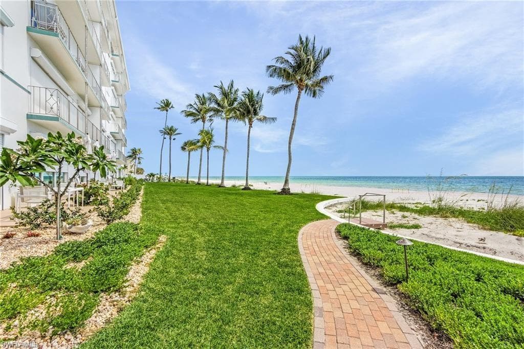 2011 Gulf Shore Blvd N 54, Naples, FL 34102-23
