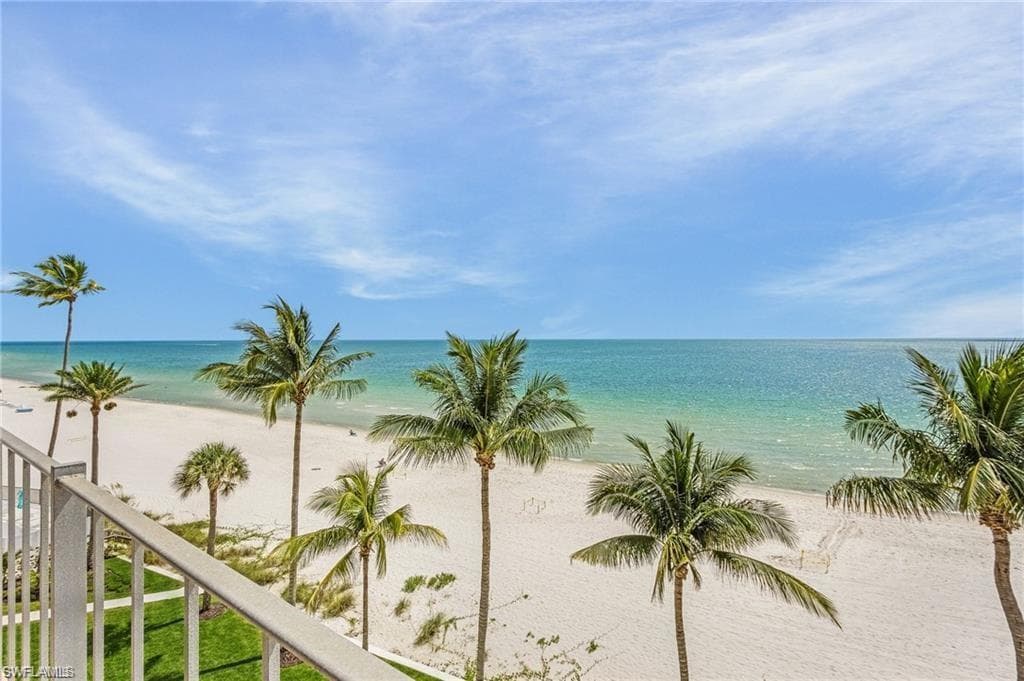 2011 Gulf Shore Blvd N 54, Naples, FL 34102-2