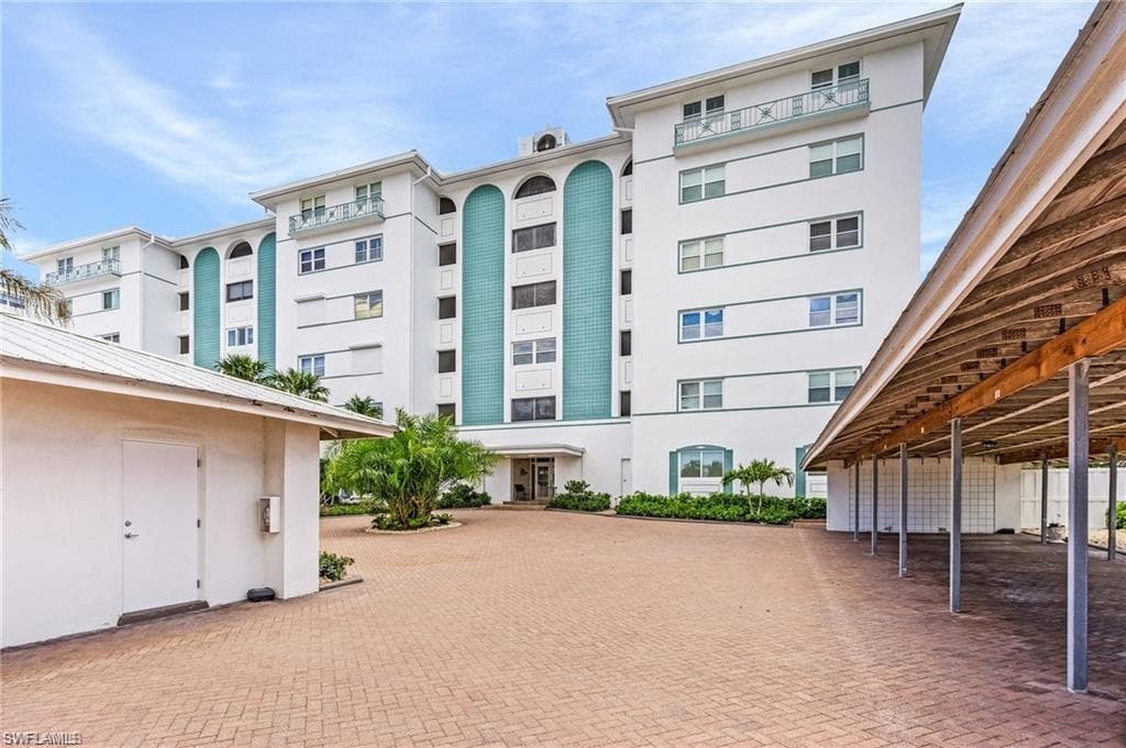 2011 Gulf Shore Blvd N 54, Naples, FL 34102-3