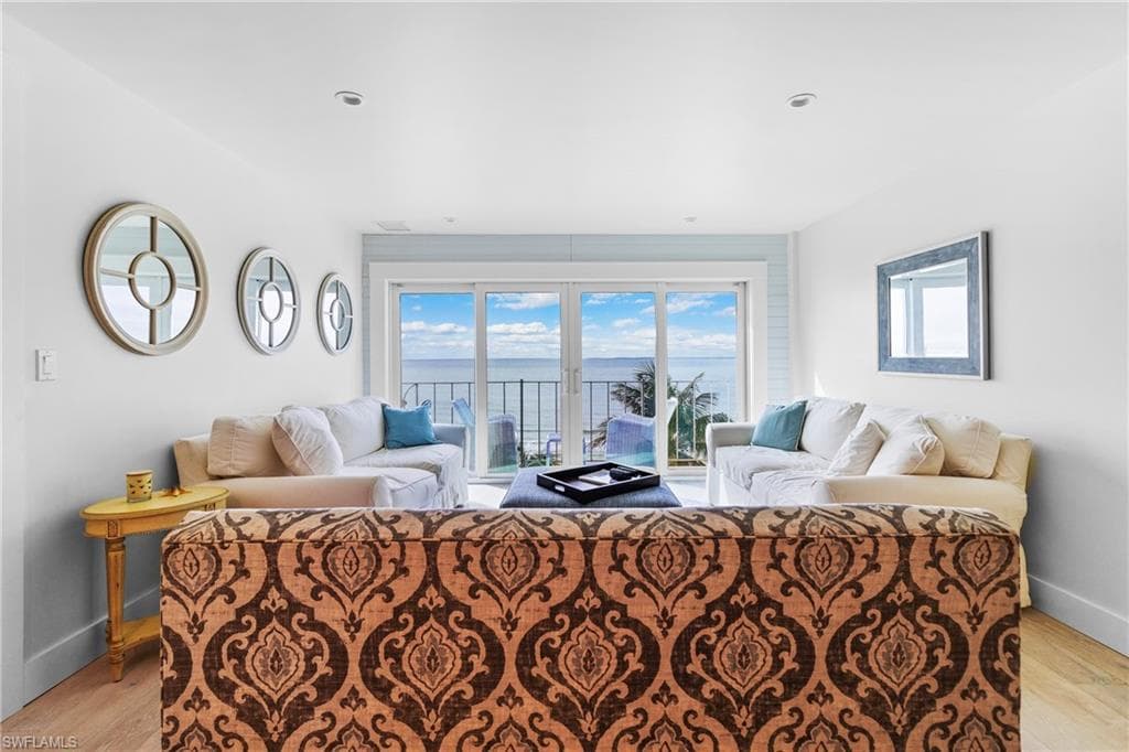 2011 Gulf Shore Blvd N 54, Naples, FL 34102-6