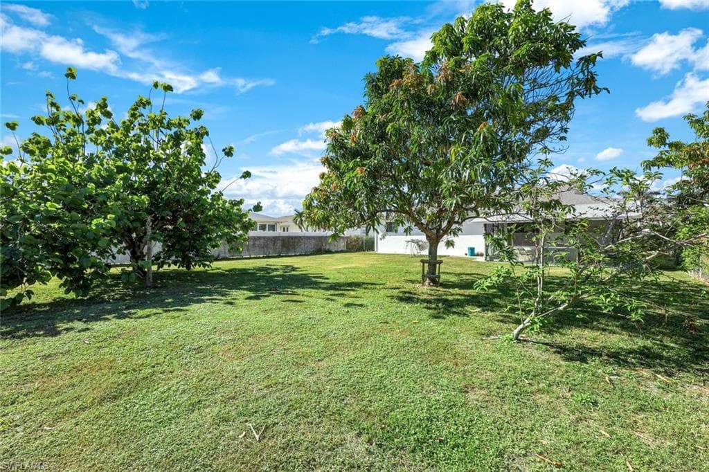9940 Vanderbilt Dr, Naples, FL 34108-15