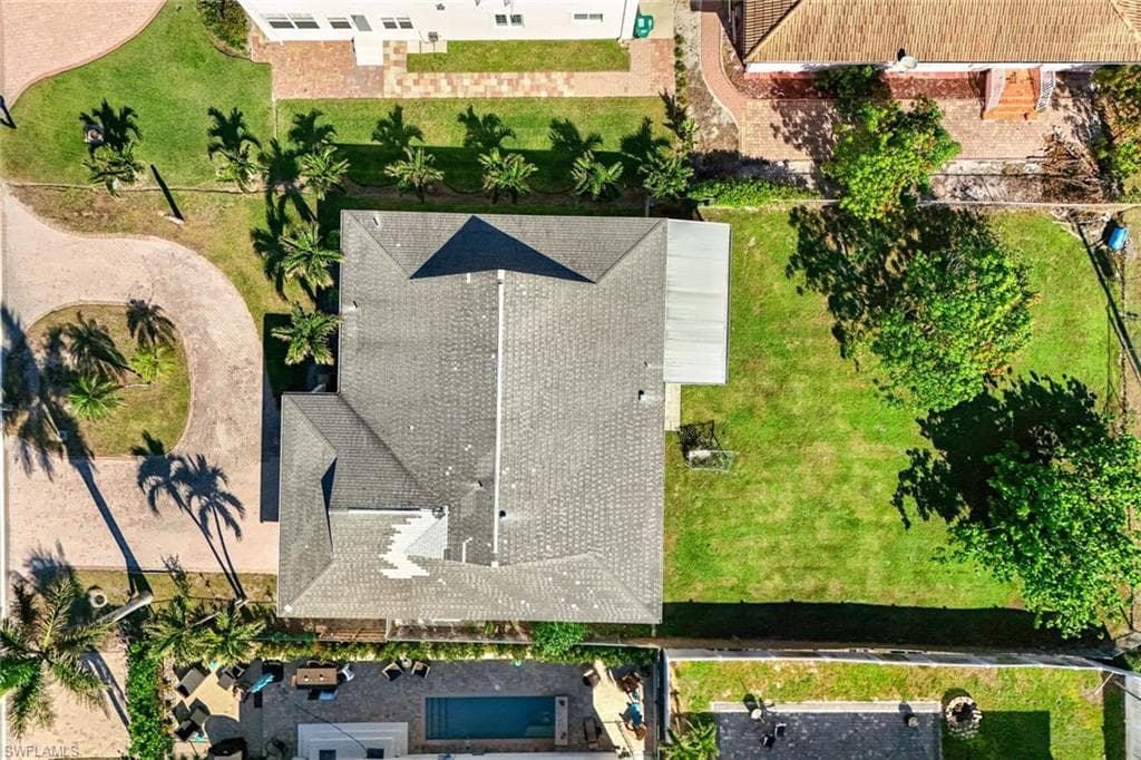 9940 Vanderbilt Dr, Naples, FL 34108-7