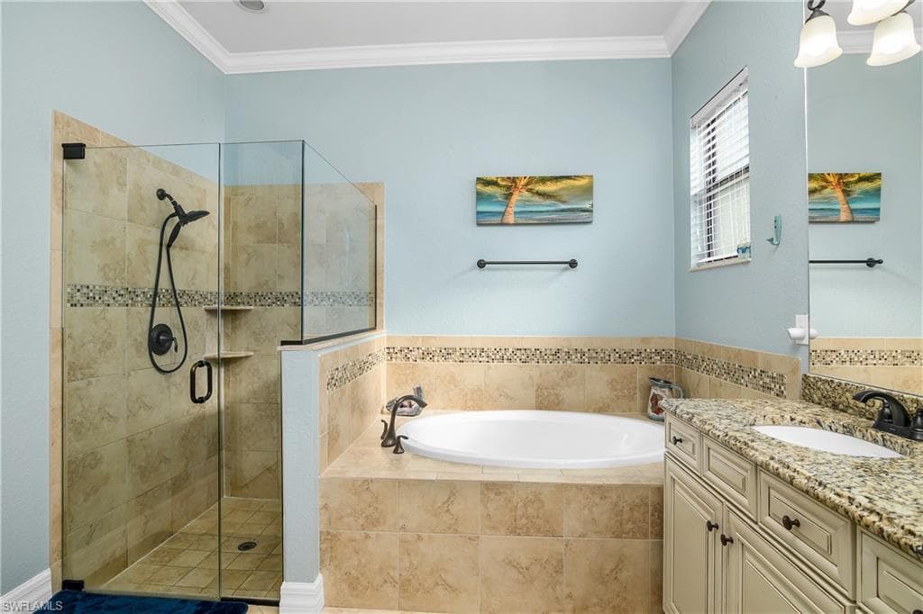 9355 Vercelli Ct, Naples, FL 34113-27