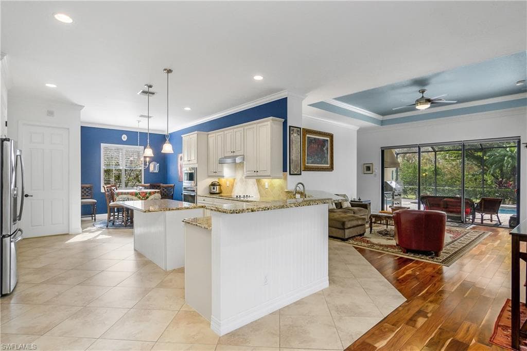9355 Vercelli Ct, Naples, FL 34113-2