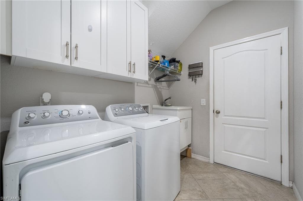 1154 Penrose Ct 20, Naples, FL 34113-24