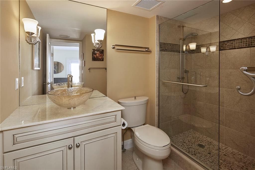 2650 Gulf Shore Blvd N 701, Naples, FL 34103-8