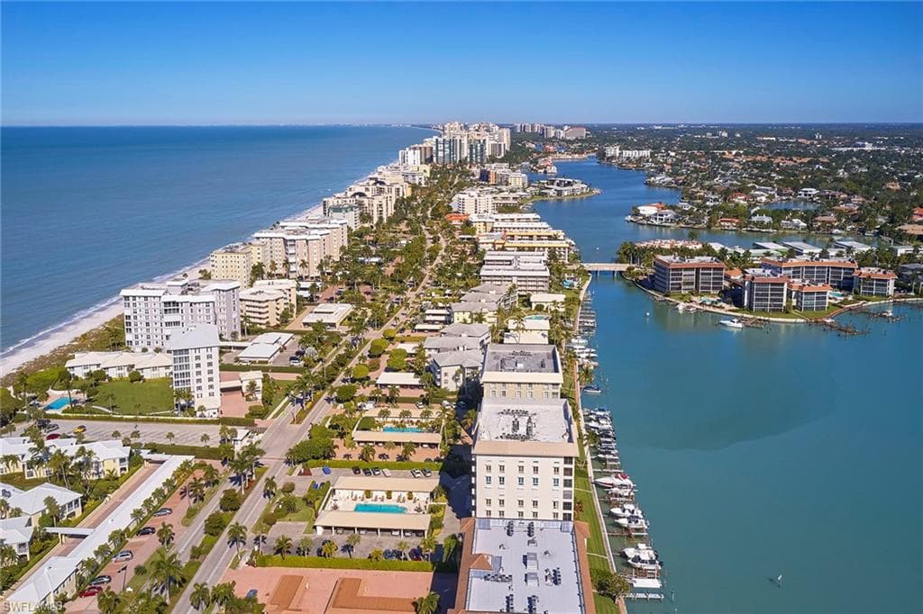 2650 Gulf Shore Blvd N 701, Naples, FL 34103-18