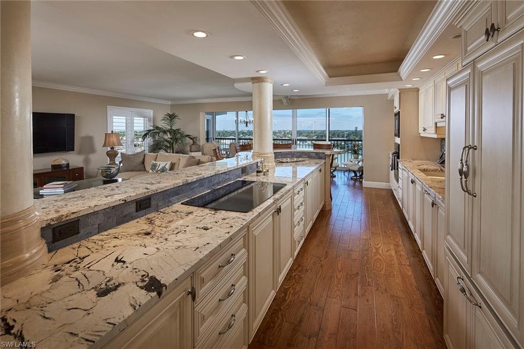 2650 Gulf Shore Blvd N 701, Naples, FL 34103-4