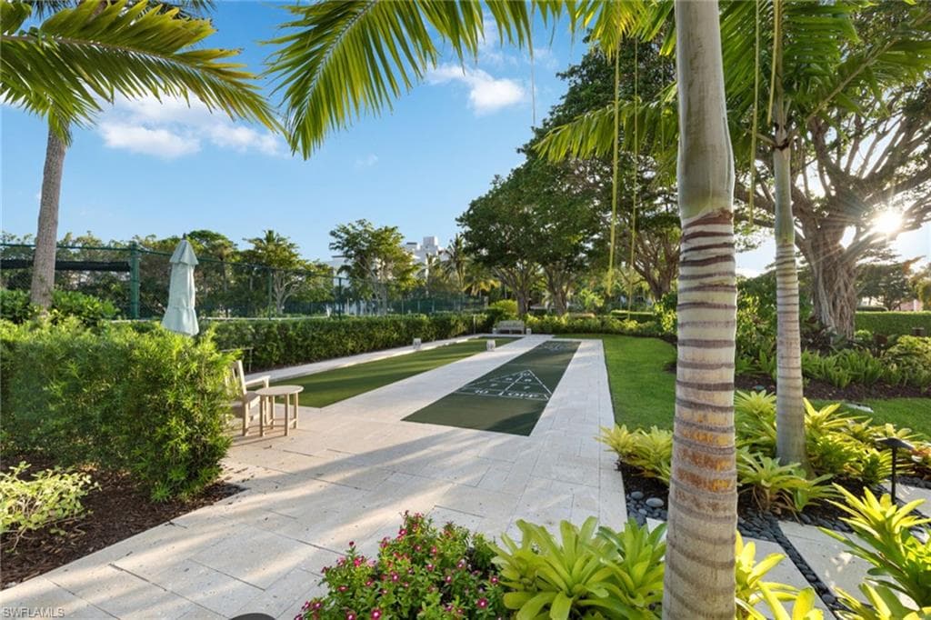 2318 Gulf Shore Blvd N 510, Naples, FL 34103-34