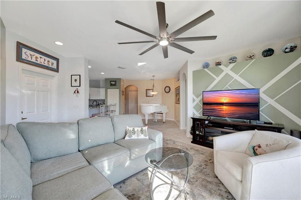 6235 Wilshire Pines Cir 1404, Naples, FL 34109-18