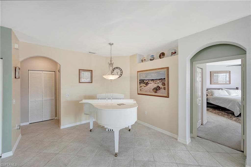 6235 Wilshire Pines Cir 1404, Naples, FL 34109-25