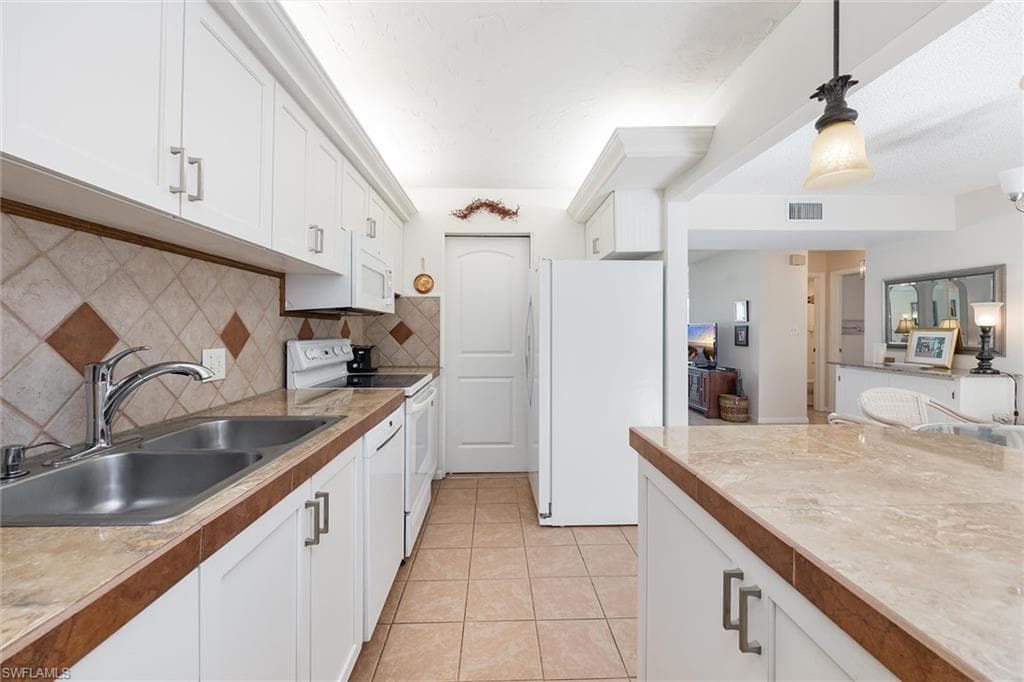788 Park Shore Dr E39, Naples, FL 34103-11