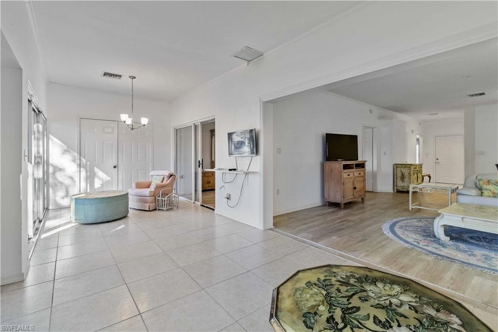 808 Arbor Lake Dr 8-105, Naples, FL 34110-27