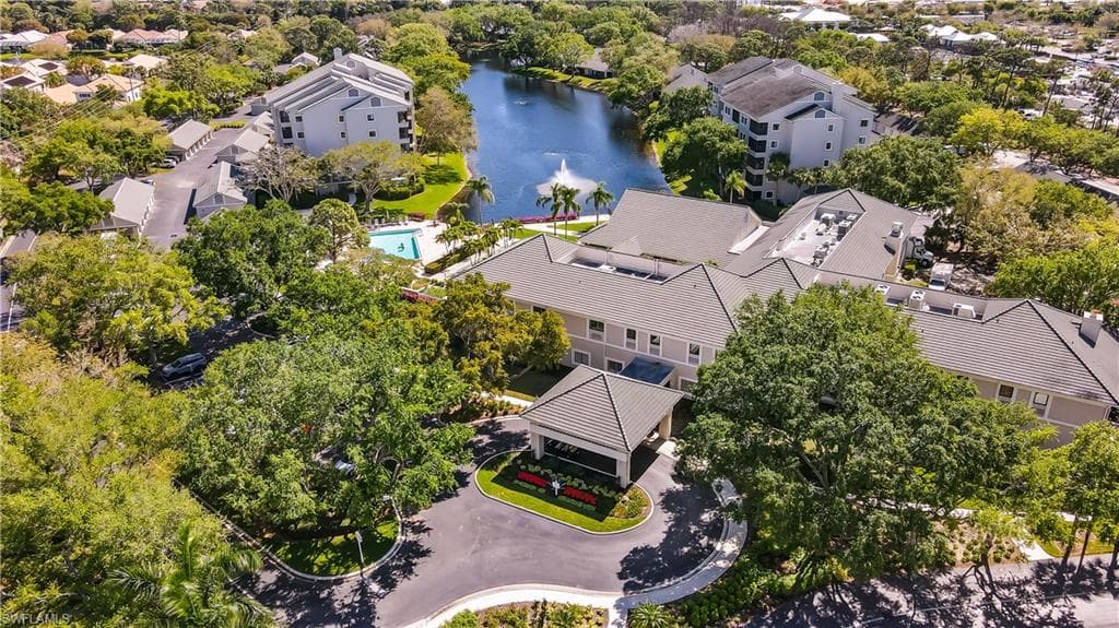 808 Arbor Lake Dr 8-105, Naples, FL 34110-28