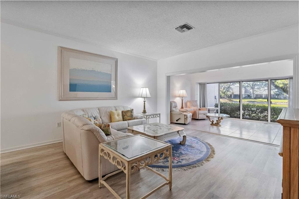808 Arbor Lake Dr 8-105, Naples, FL 34110-5