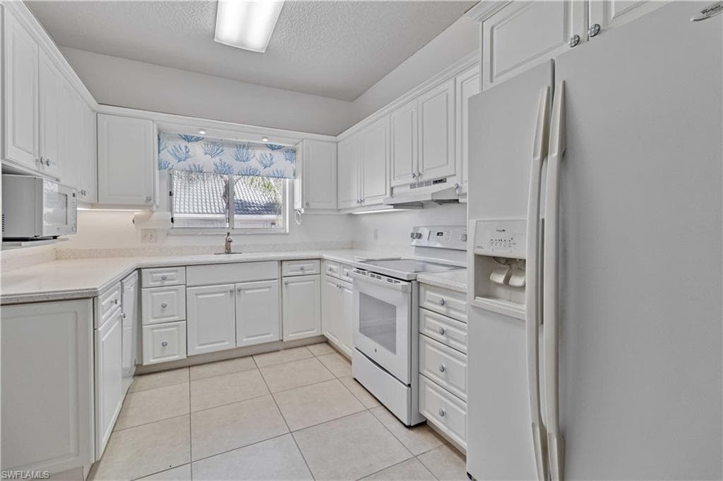 808 Arbor Lake Dr 8-105, Naples, FL 34110-8