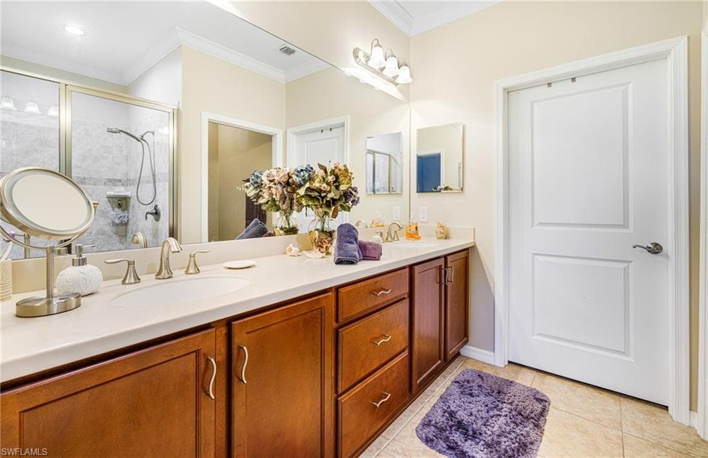 1511 Oceania Dr S, Naples, FL 34113-12