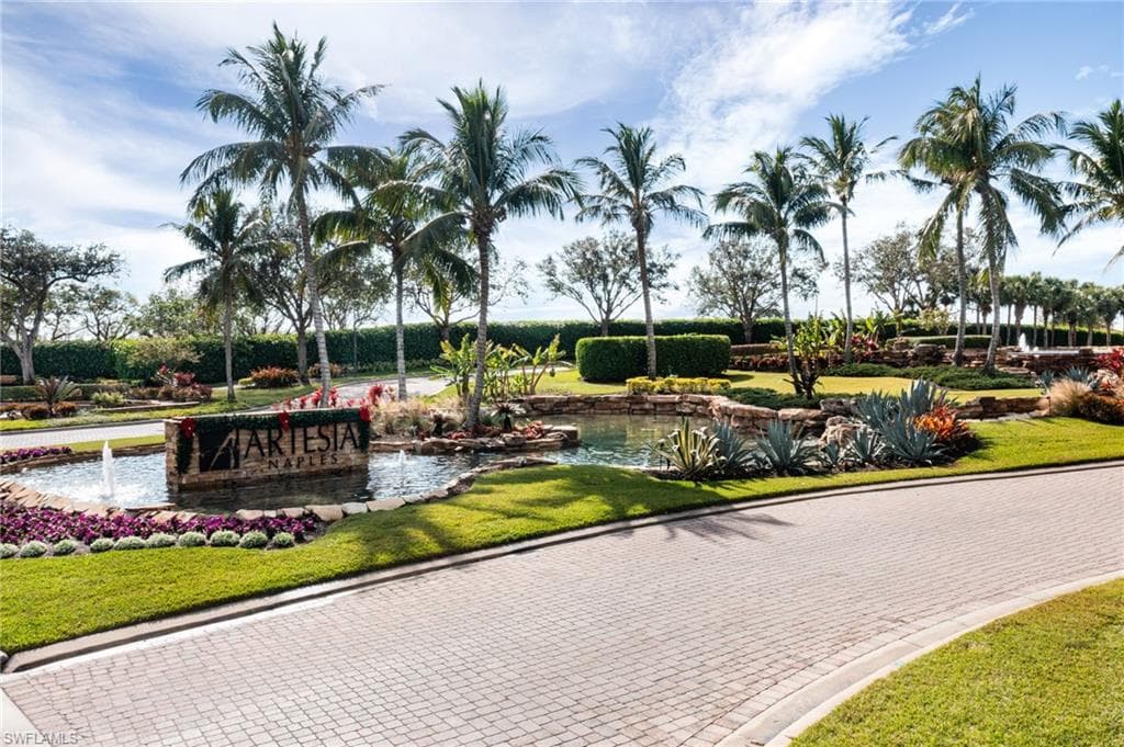 1511 Oceania Dr S, Naples, FL 34113-37