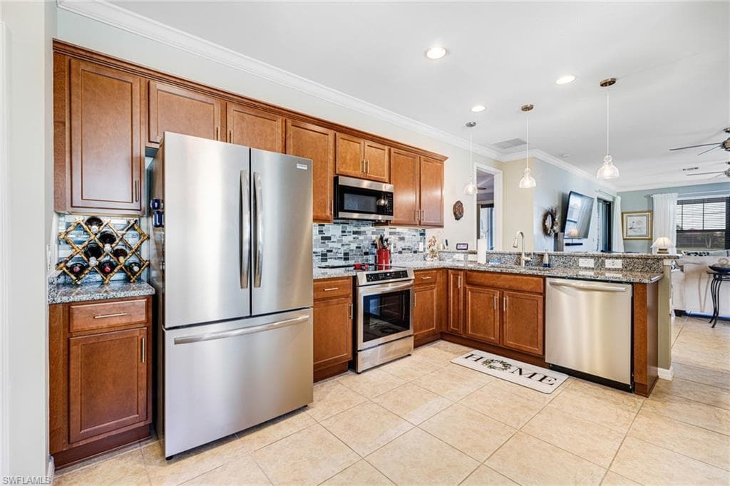 1511 Oceania Dr S, Naples, FL 34113-3
