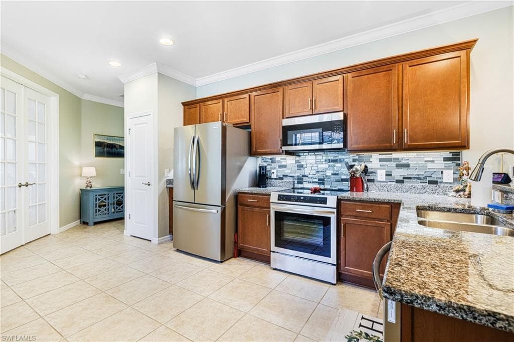 1511 Oceania Dr S, Naples, FL 34113-5