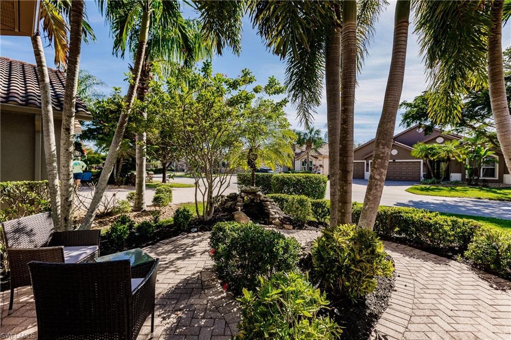13830 Farnese Dr, Estero, FL 33928-4