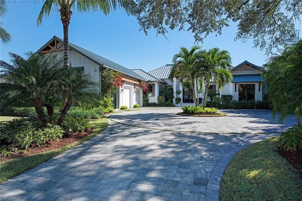 6954 Greentree Dr, Naples, FL 34108-1
