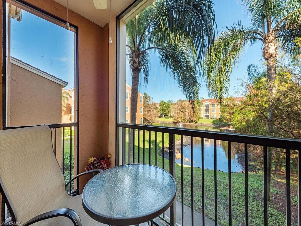 1210 Reserve Way 204, Naples, FL 34105-12
