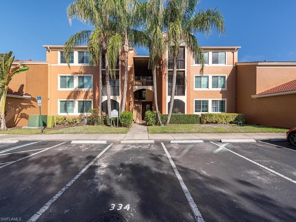 1210 Reserve Way 204, Naples, FL 34105-14