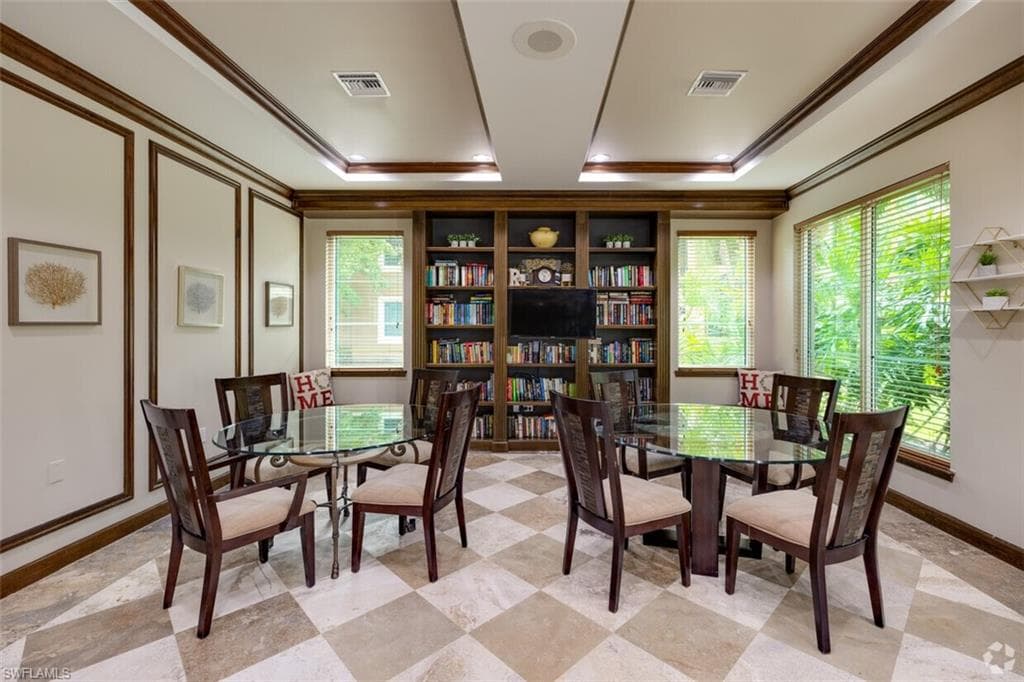 1210 Reserve Way 204, Naples, FL 34105-16