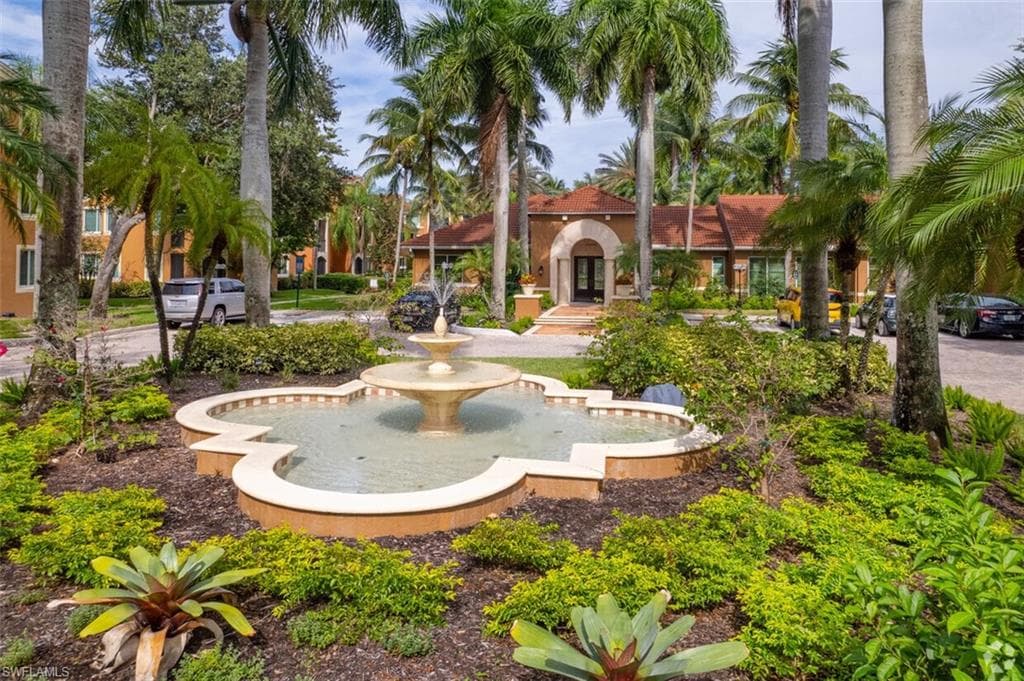 1210 Reserve Way 204, Naples, FL 34105-18