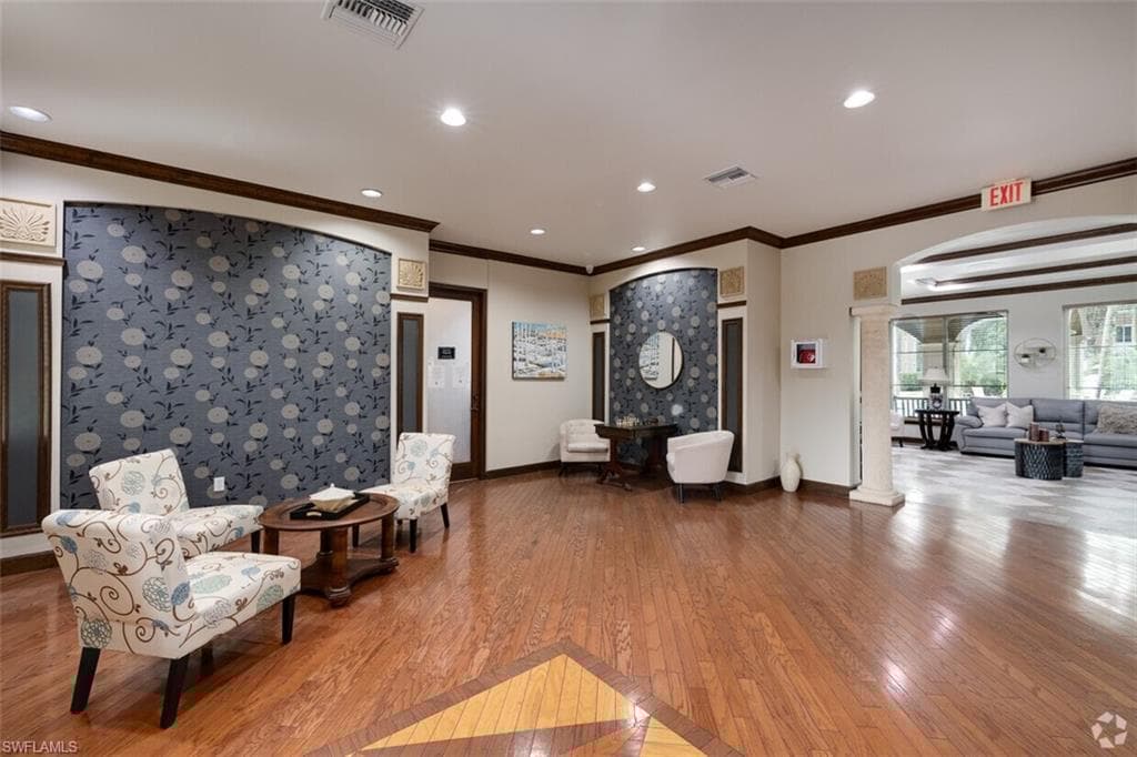 1210 Reserve Way 204, Naples, FL 34105-19