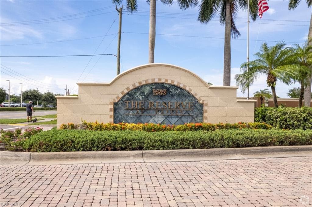 1210 Reserve Way 204, Naples, FL 34105-22