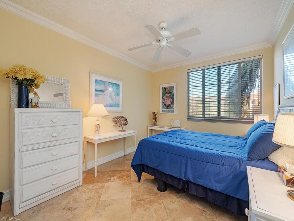 1210 Reserve Way 204, Naples, FL 34105-8