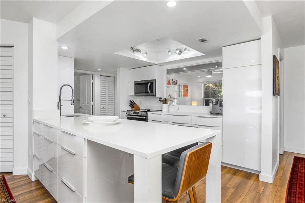 6290 Bellerive Ave 107, Naples, FL 34119-10