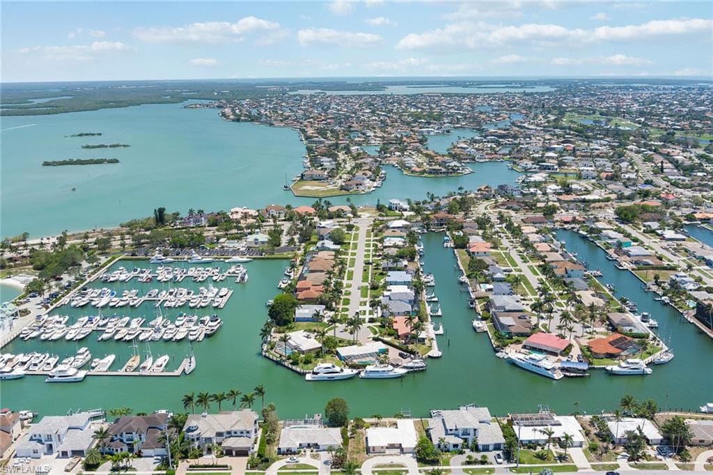 843 Buttonwood Ct, Marco Island, FL 34145-16
