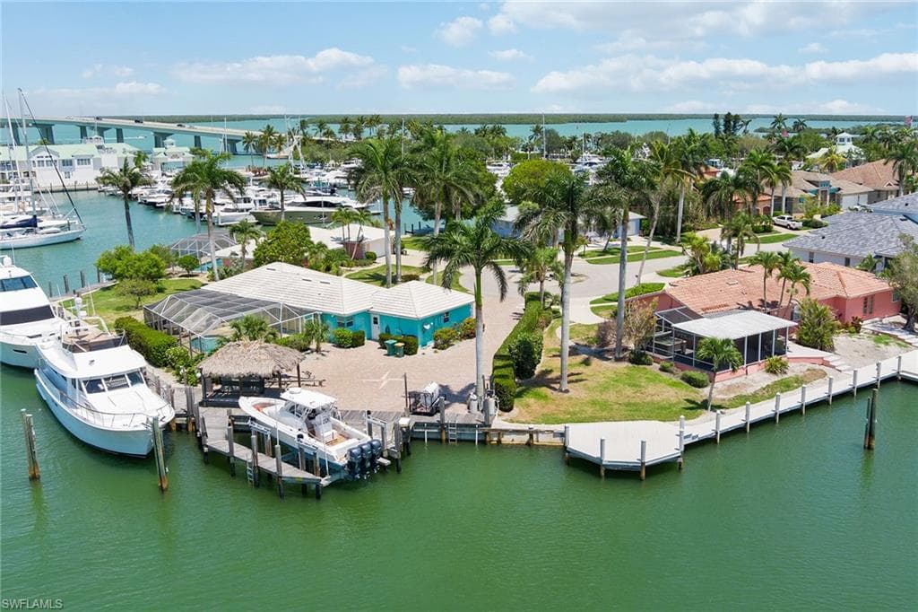 843 Buttonwood Ct, Marco Island, FL 34145-28
