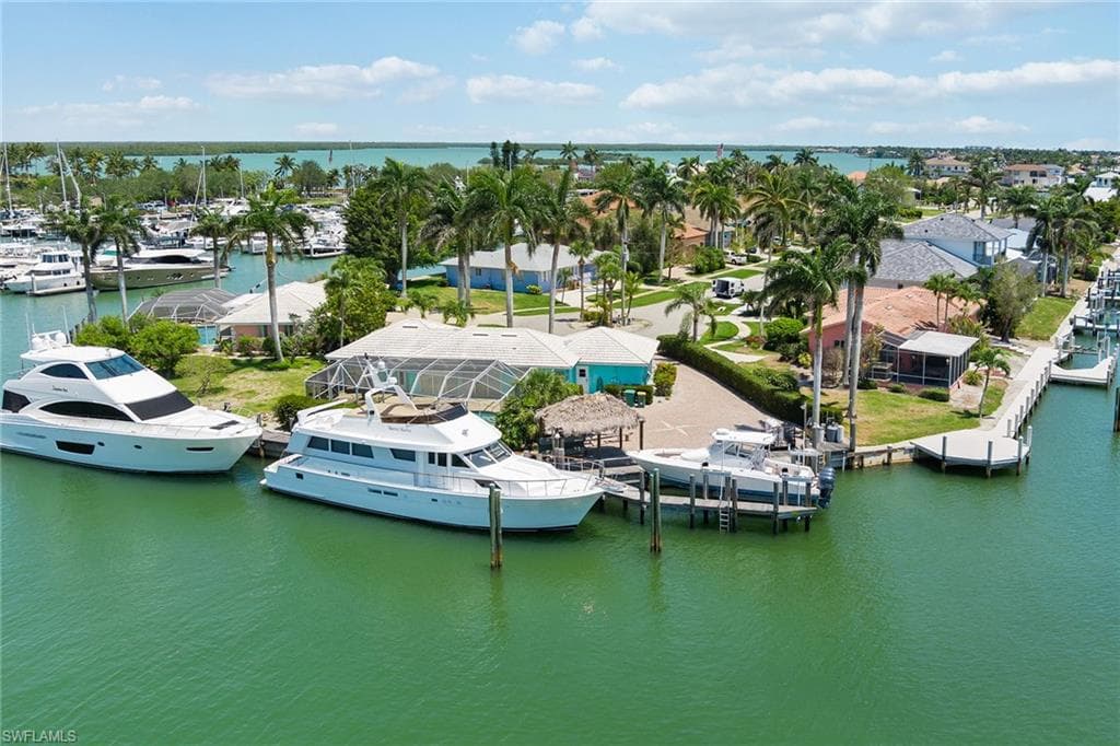 843 Buttonwood Ct, Marco Island, FL 34145-29