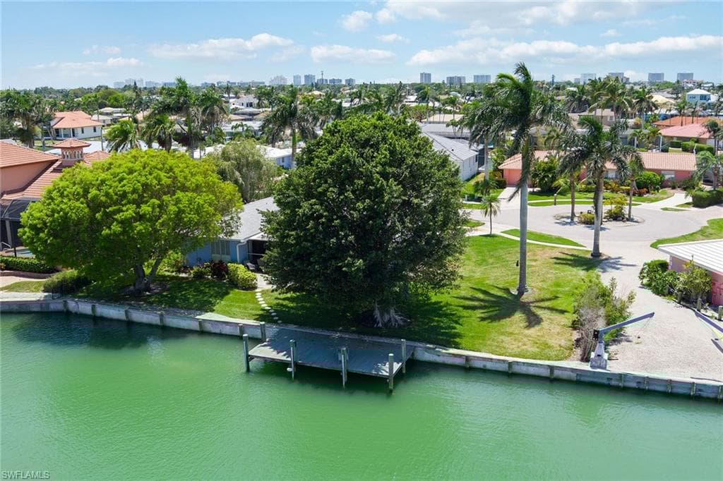 843 Buttonwood Ct, Marco Island, FL 34145-32