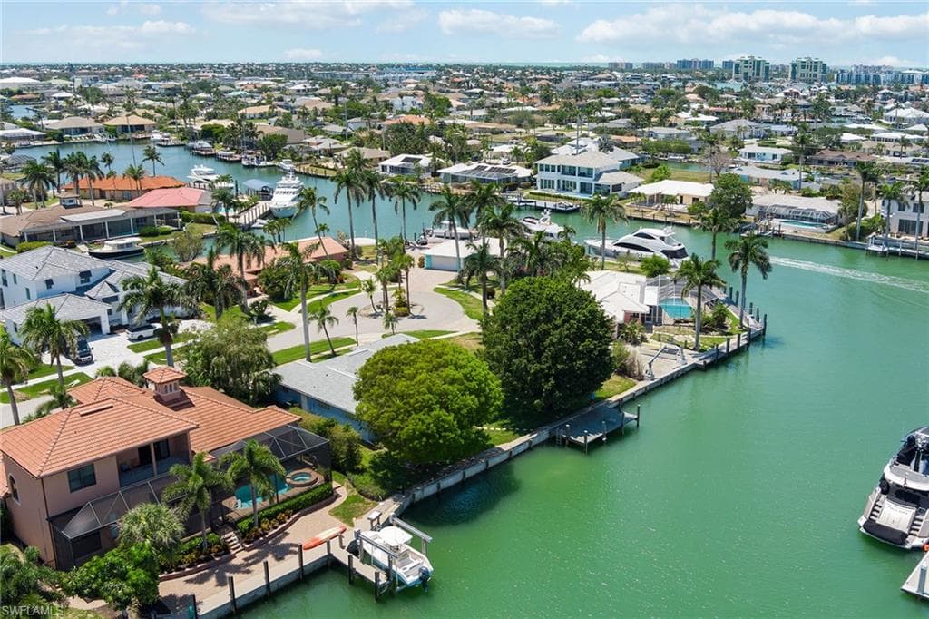 843 Buttonwood Ct, Marco Island, FL 34145-34