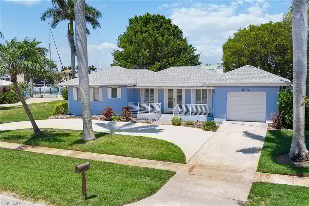 843 Buttonwood Ct, Marco Island, FL 34145-3